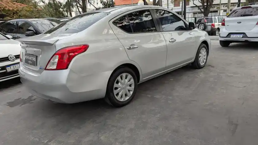 Nissan Versa 1.6 Visia Mt 2014 - foto 4