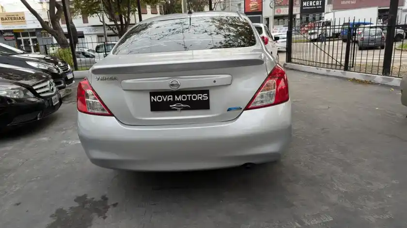 Nissan Versa 1.6 Visia Mt 2014 - foto 5