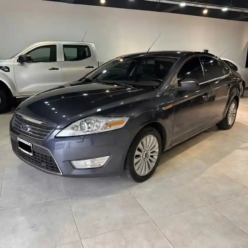 Ford Mondeo Ghia 2.0 Tdci 2011 - foto 1