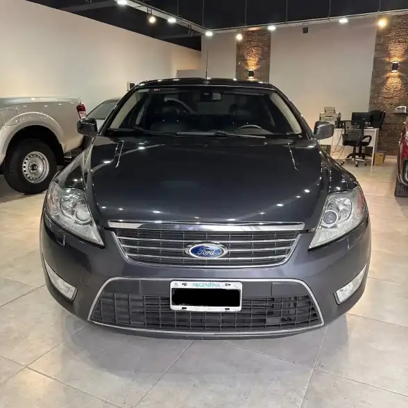 Ford Mondeo Ghia 2.0 Tdci 2011 - foto 2