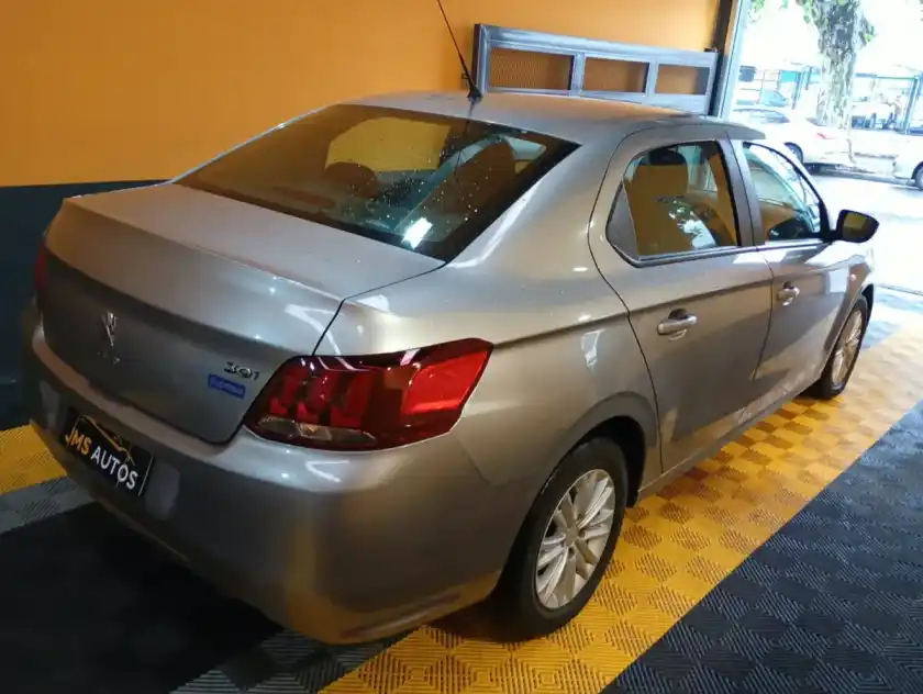 Peugeot 301 1.6 Allure 2019 - foto 2
