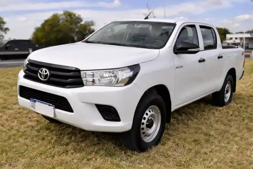 Toyota Hilux Pick-Up 2.4 Cd Dx 150Cv 4X4 2017 - foto 1