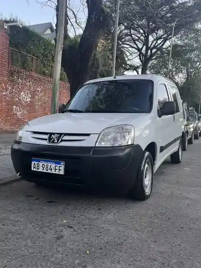 Peugeot Partner 1.6 Hdi Furgon Confort 5As 2017 - foto 1