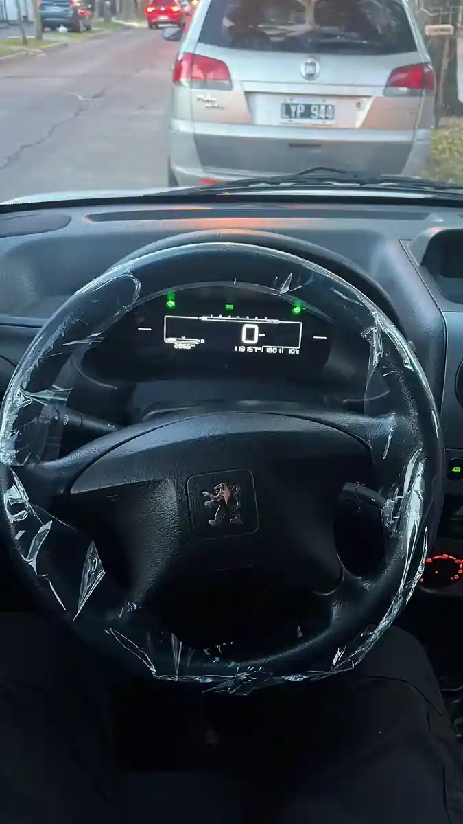 Peugeot Partner 1.6 Hdi Furgon Confort 5As 2017 - foto 3