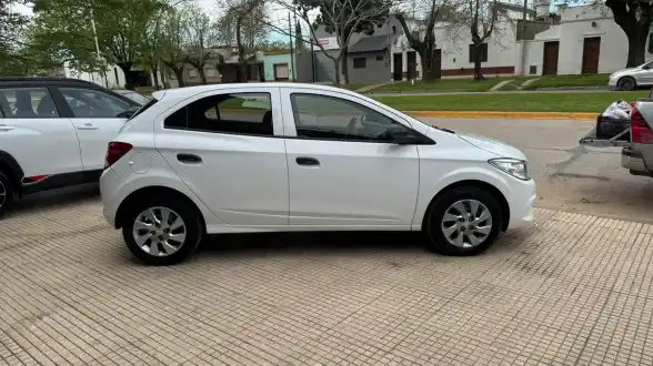 Chevrolet Onix 1.4 Lt Mt 98Cv 2016 - foto 5