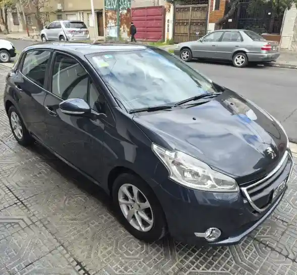 Peugeot 208 1.5 Allure 2014 - foto 2