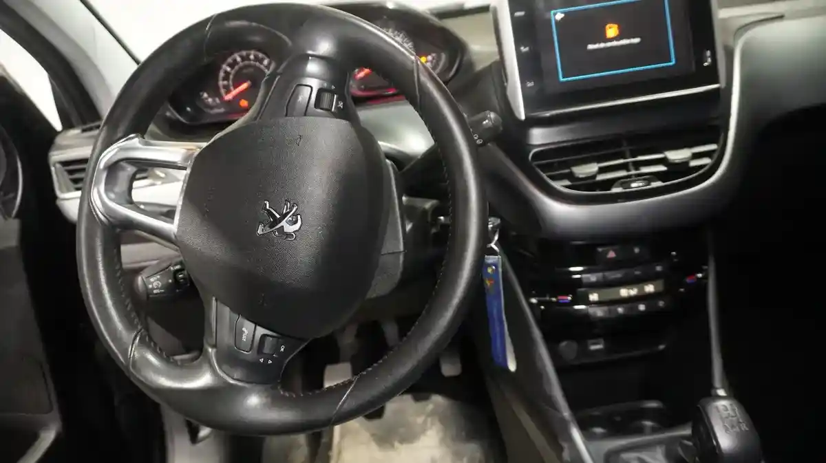 Peugeot 2008 1.6 Feline 2022 - foto 5