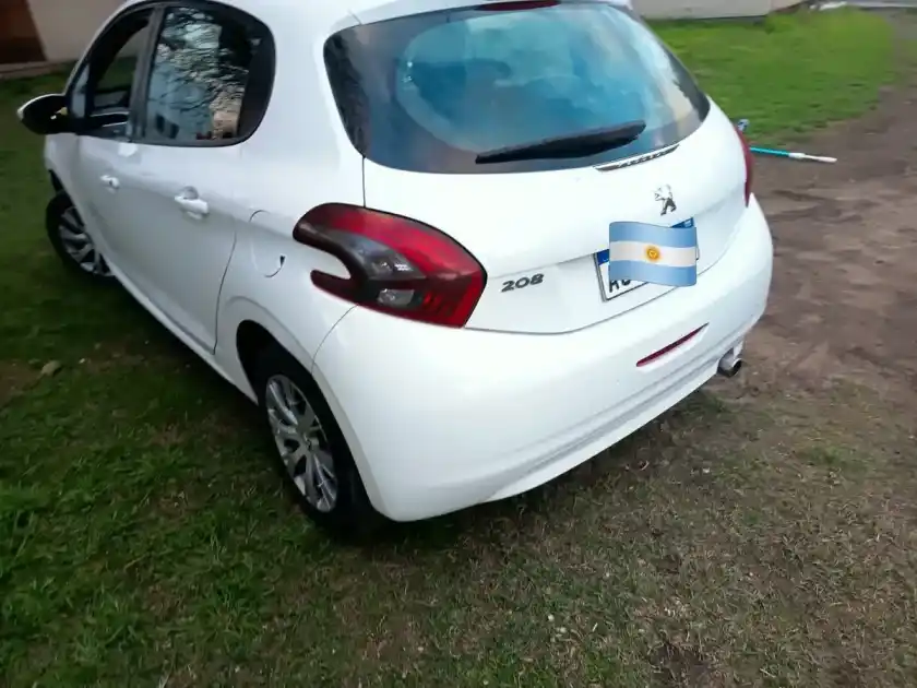 Peugeot 2008 1.6 Active 2018 - foto 3