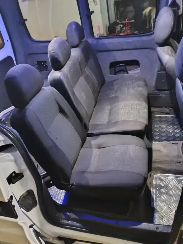 Citroën Berlingo Furgon 1.6 Hdi 92 Bussines Mixto 2023 - foto 5