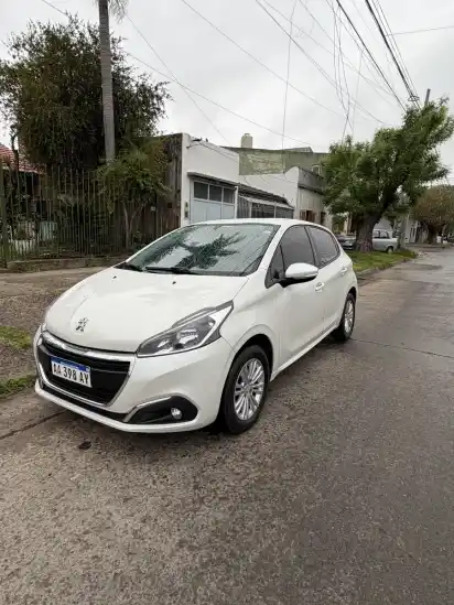Peugeot 208 1.6 Allure Nav Tiptronic 2016 - foto 1