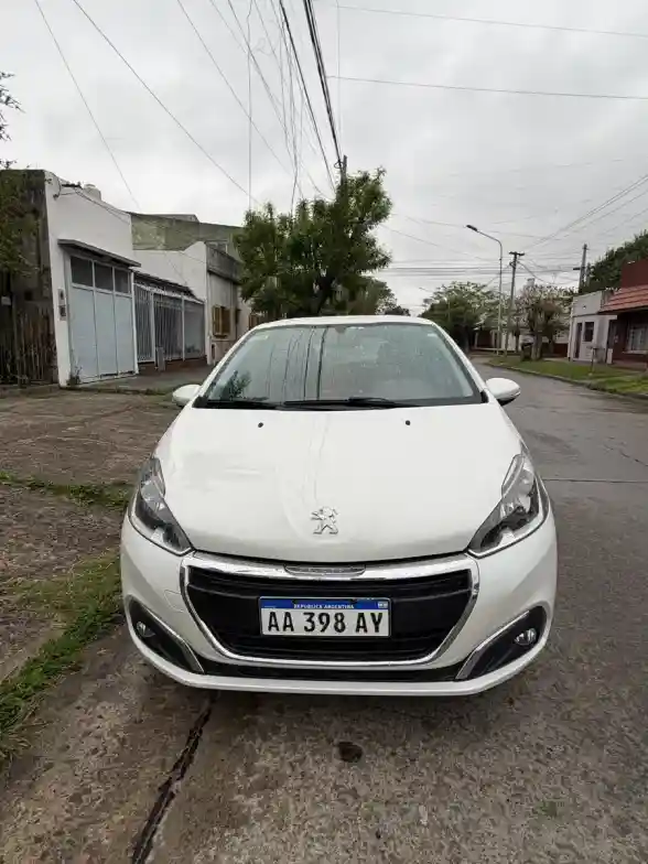Peugeot 208 1.6 Allure Nav Tiptronic 2016 - foto 2