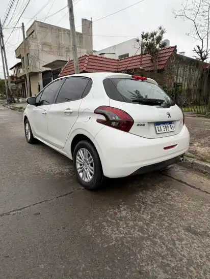 Peugeot 208 1.6 Allure Nav Tiptronic 2016 - foto 4