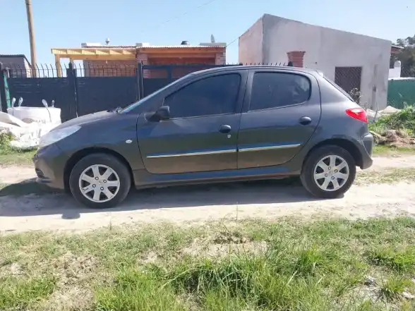 Peugeot 207 Compact 5 Ptas, 1.4 2013 - foto 3