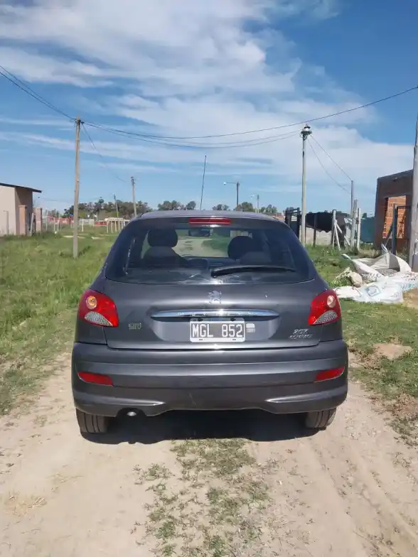 Peugeot 207 Compact 5 Ptas, 1.4 2013 - foto 4