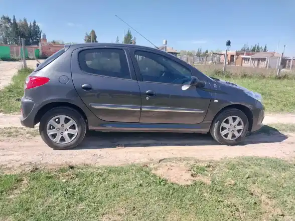 Peugeot 207 Compact 5 Ptas, 1.4 2013 - foto 5
