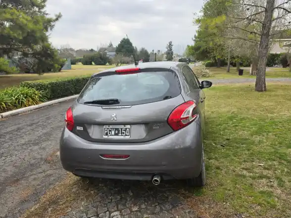 Peugeot 208 1.6 Feline Pack Cuir 2015 - foto 4
