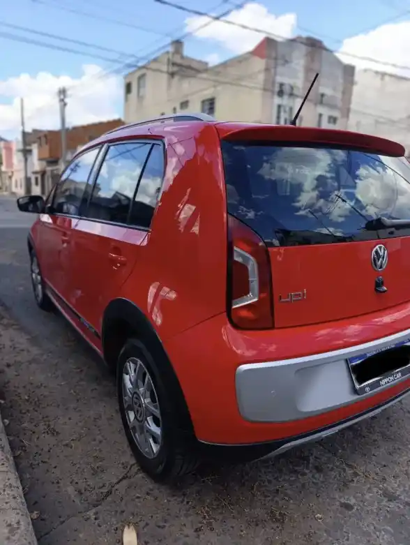 Volkswagen Up! 1.0 Cross Up! 2017 - foto 3