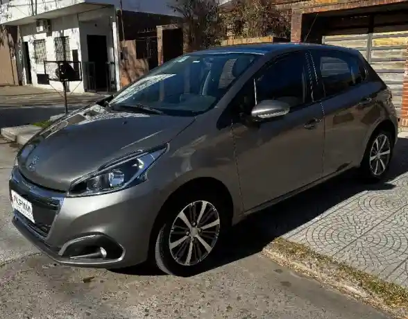 Peugeot 208 1.6 Allure 2017 - foto 1