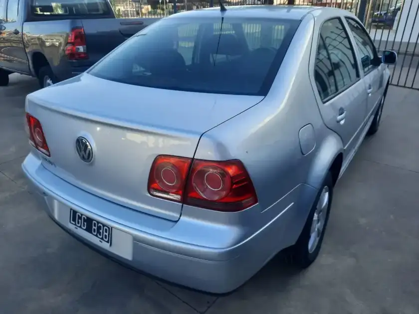 Volkswagen Bora 2.0 Trendline 115Cv Tiptronic 2012 - foto 2