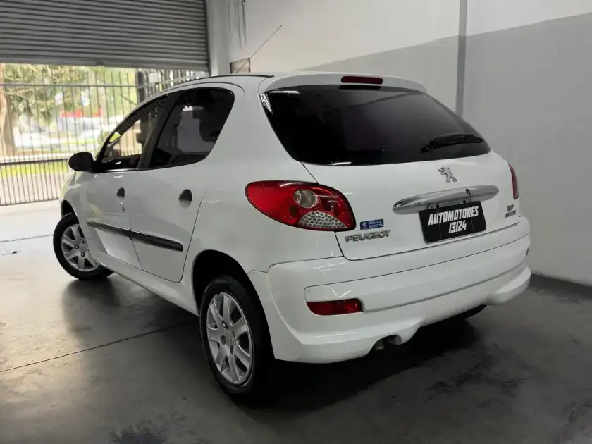 Peugeot 207 Compact 1.4 Active 75Cv 2013 - foto 2