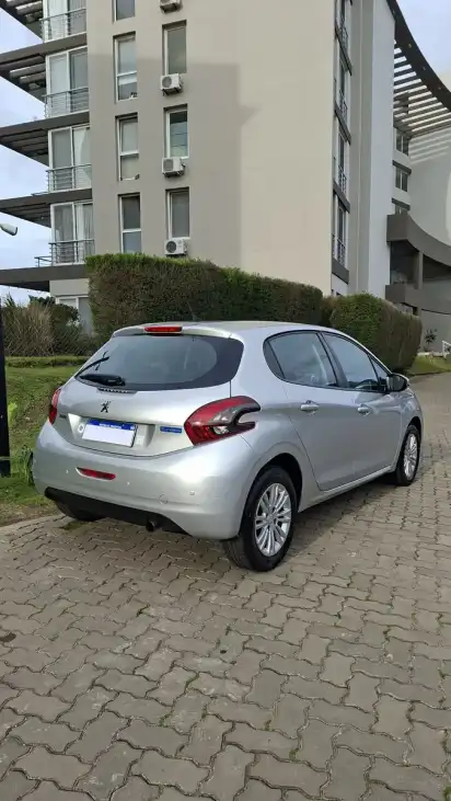 Peugeot 208 1.5 Allure Touch Smeg 2017 - foto 4