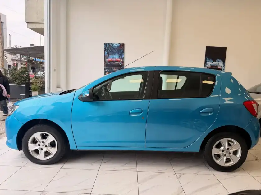Renault Sandero 1.6 Privilege Nav 105Cv 2015 - foto 2