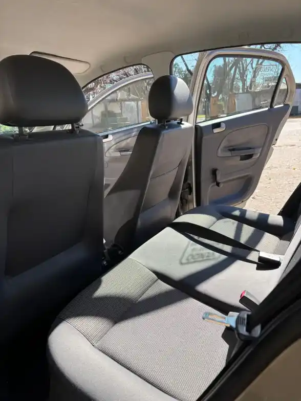 Volkswagen Voyage 1.6 Comfortline 101Cv 2011 - foto 3