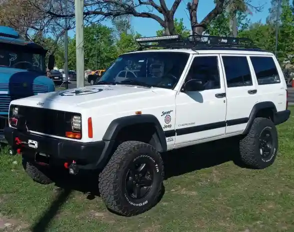 Jeep Cherokee 4.0 Sport 1999 - foto 1