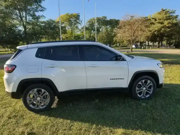 Jeep Compass 2.4 Longitude 2023 - foto 1