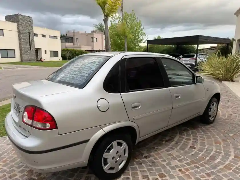 Chevrolet Classic 1.4 Ls Aa+Dir 2013 - foto 4
