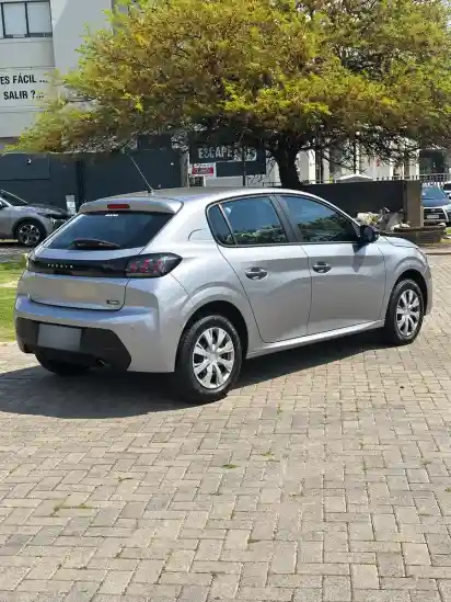 Peugeot 208 1.2 New Like 2023 - foto 2