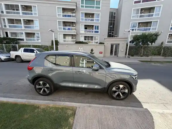 Volvo Xc40 2.0 Mhev B4 Plus Fwd 2024 - foto 3