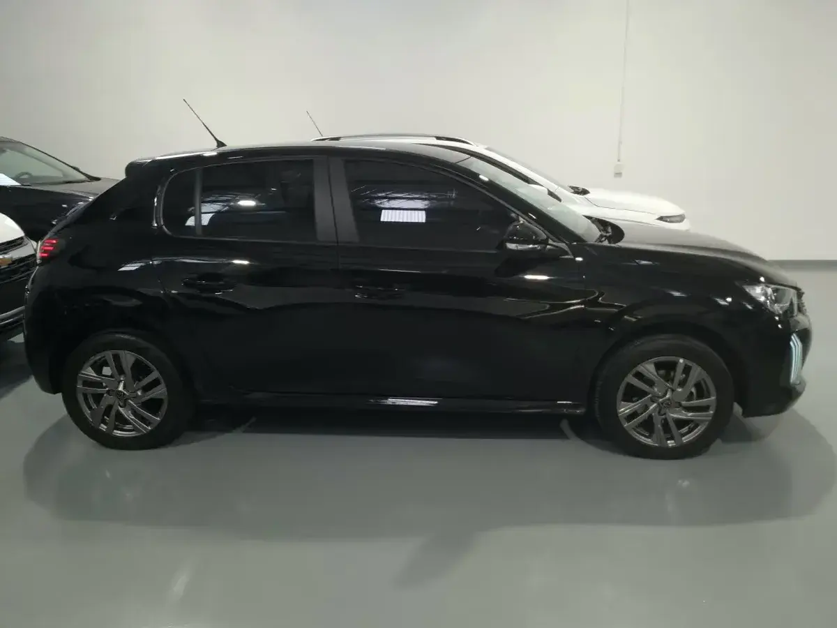 Peugeot 208 1.6 Allure Tiptronic 2025 - foto 3