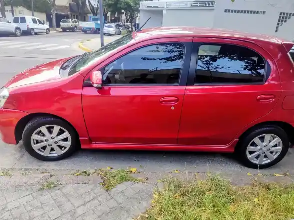 Toyota Etios 1.5 Xls 2017 - foto 4