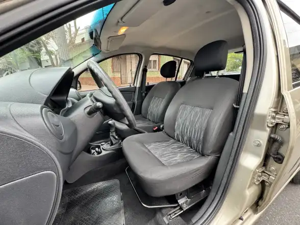 Renault Sandero 1.6 Authentique Pack I 90Cv 2013 - foto 4