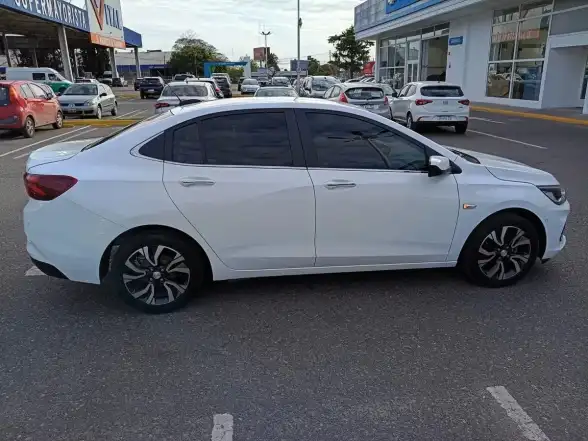 Chevrolet Onix Plus 1.0 Turbo Premier At 2023 - foto 3