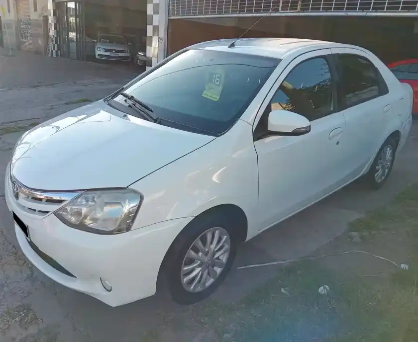 Toyota Etios 1.5 Sedan Xls 2016 - foto 1