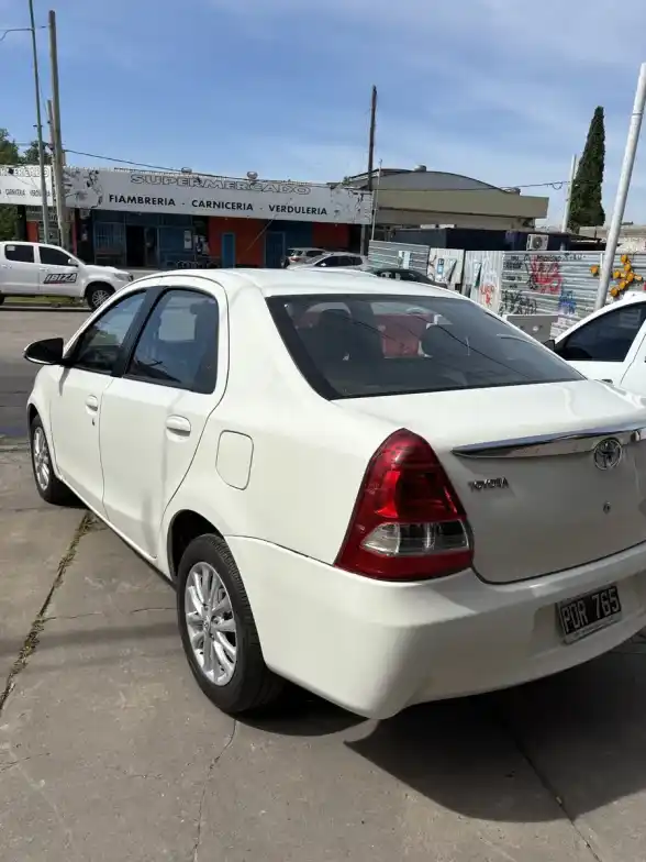 Toyota Etios 1.5 Sedan Xls 2016 - foto 3