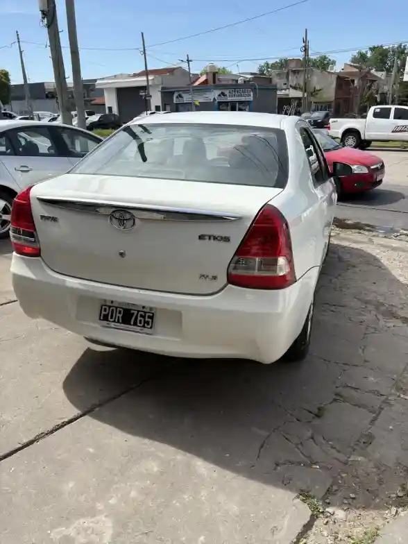 Toyota Etios 1.5 Sedan Xls 2016 - foto 4