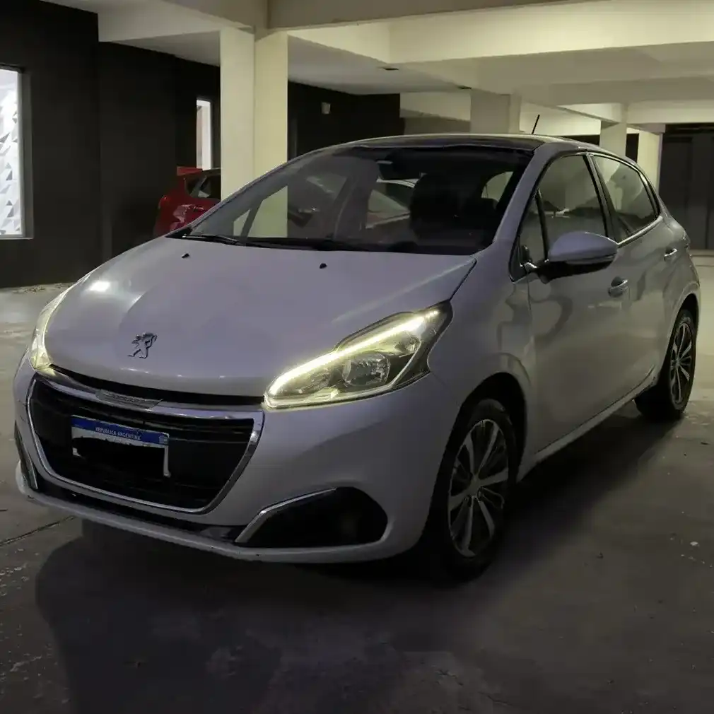 Peugeot 208 1.6 Allure 2016 - foto 1