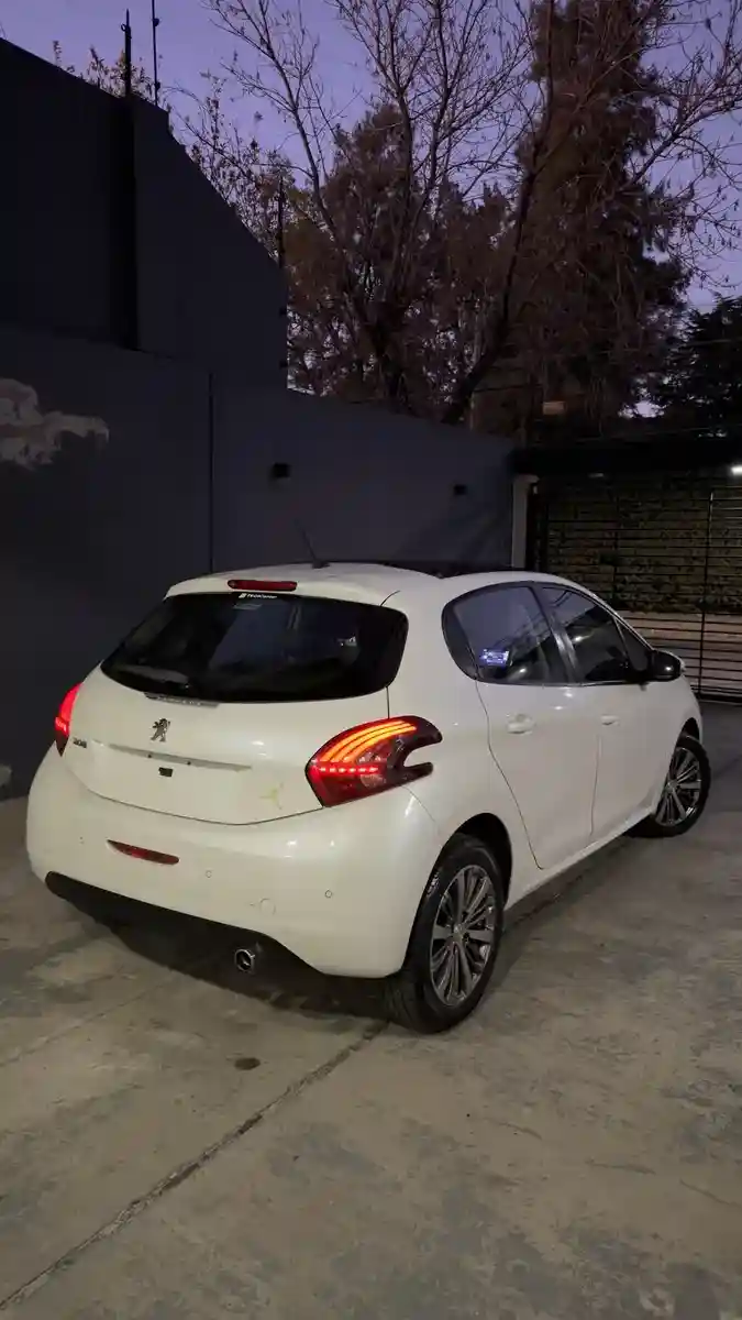Peugeot 208 1.6 Allure 2016 - foto 4
