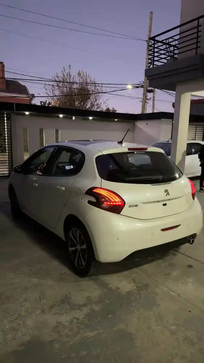 Peugeot 208 1.6 Allure 2016 - foto 5