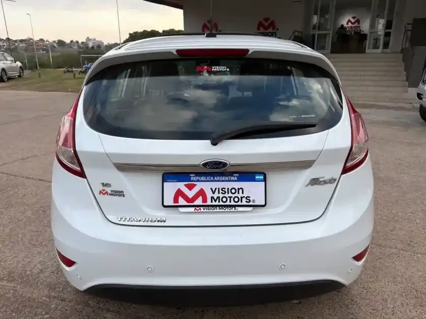 Ford Fiesta Kinetic 1.6 Sedan Titanium Powershift 120Cv 2015 - foto 4