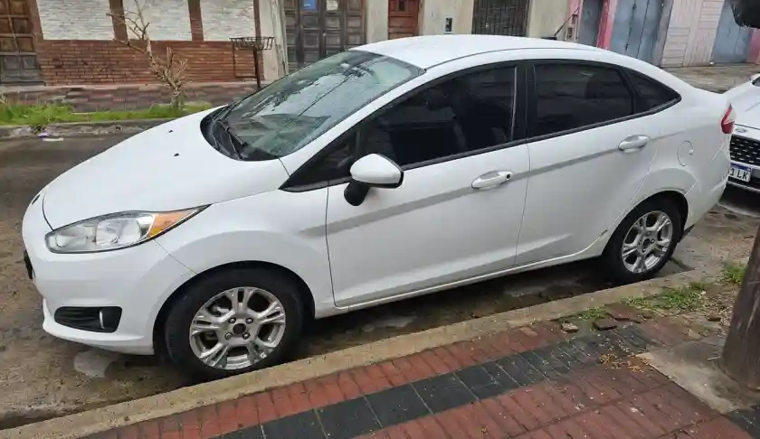 Ford Fiesta Kinetic 1.6 S 120Cv 2014 - foto 1