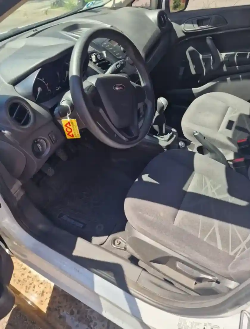 Ford Fiesta Kinetic 1.6 S 120Cv 2014 - foto 3