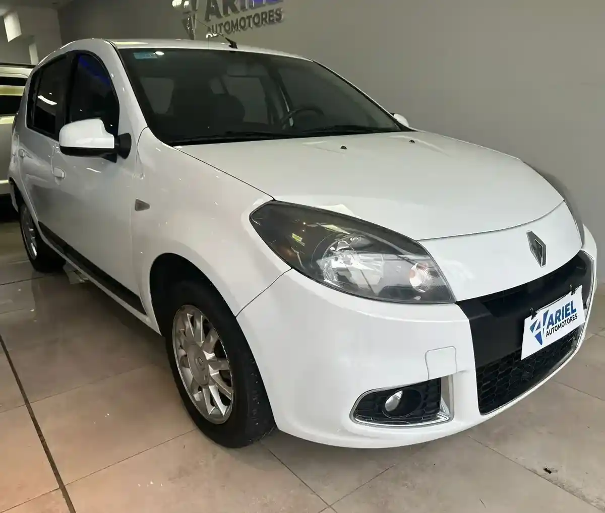 Renault Sandero 1.6 Privilege 105Cv 2013 - foto 1