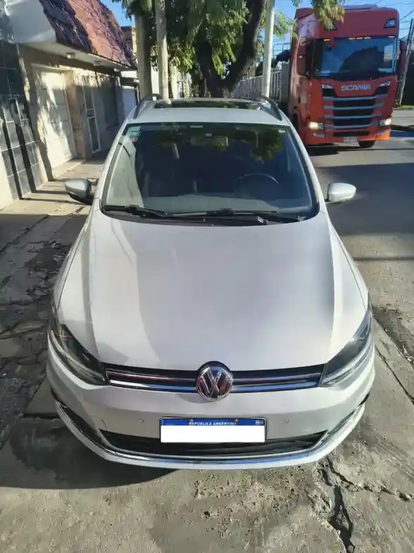 Volkswagen Suran 1.6 Imotion Highline 110Cv 2017 - foto 2