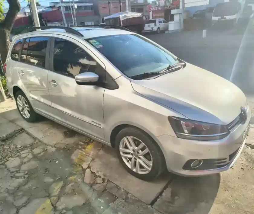 Volkswagen Suran 1.6 Imotion Highline 110Cv 2017 - foto 4