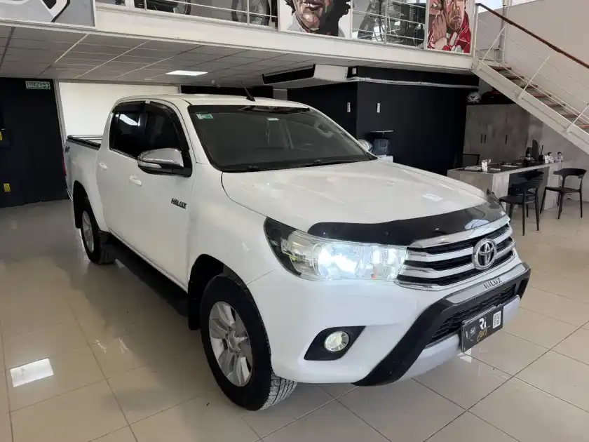 Toyota Hilux Pick-Up 2.8 Cd Srv 177Cv 4X4 At 2017 - foto 3