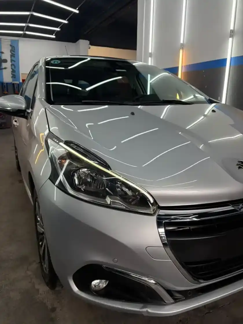 Peugeot 208 1.6 Feline 2017 - foto 2